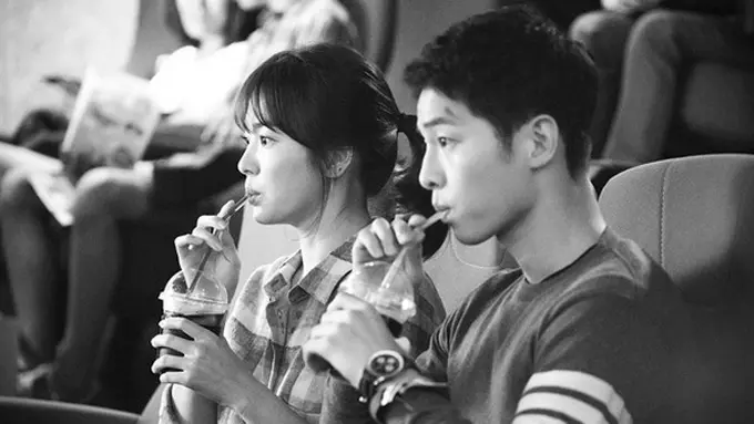 [Bintang] Undangan Song Joong Ki-Song Hye Kyo Bocor ke Publik