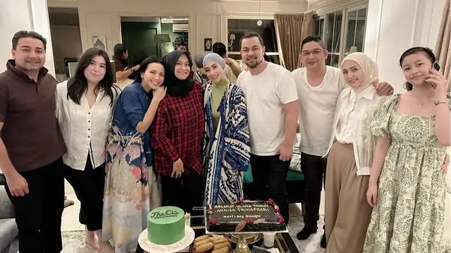 Potret perayaan ulang tahun Annisa Trihapsari (Sumber: Instagram/@ravelra_supit)