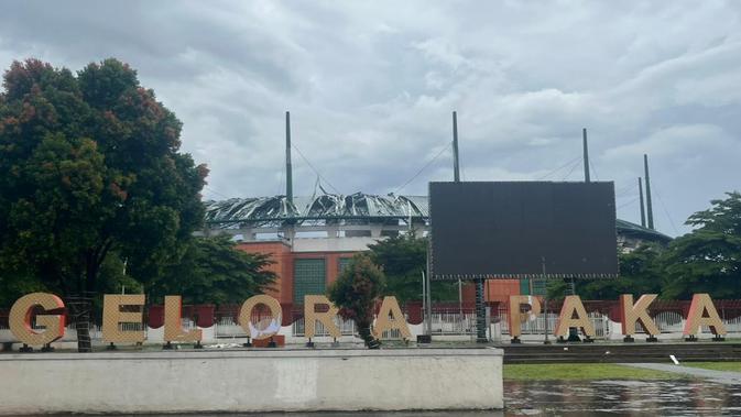 Angin Sebabkan Atap Stadion Pakansari Bogor Beterbangan dan Videotron Roboh