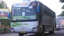 Bus karoseri tipe Setra keluaran karoseri Adi Putro yang memiliki ciri khas berponi.