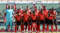 Para pemain Mozambik berpose untuk foto tim sebelum pertandingan Grup F Piala Afrika (CAN) antara Gabon dan Mozambik di Grand Stadium di Agadir pada 28 Desember 2025. (Franck FIFE/AFP)