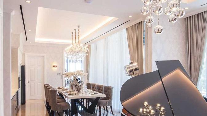 Desain chandelier untuk suasana mewah. (dok. Arsitag.com)