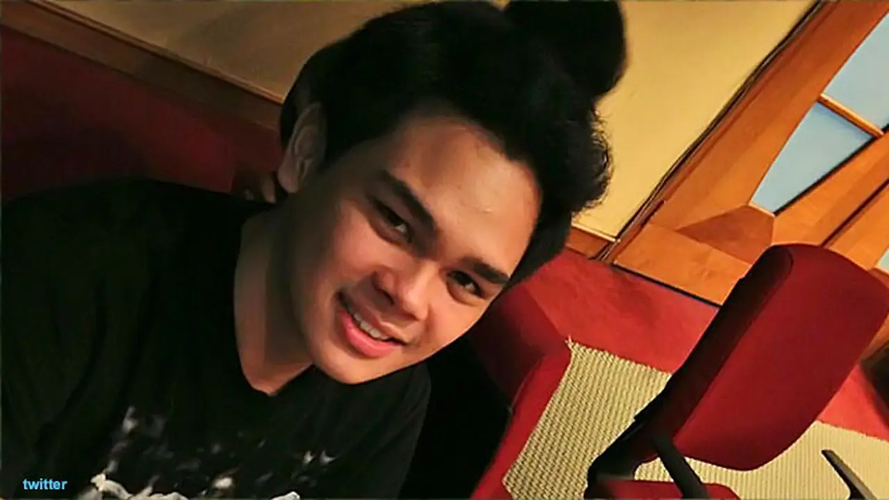 mikha-angelo-130730c.jpg
