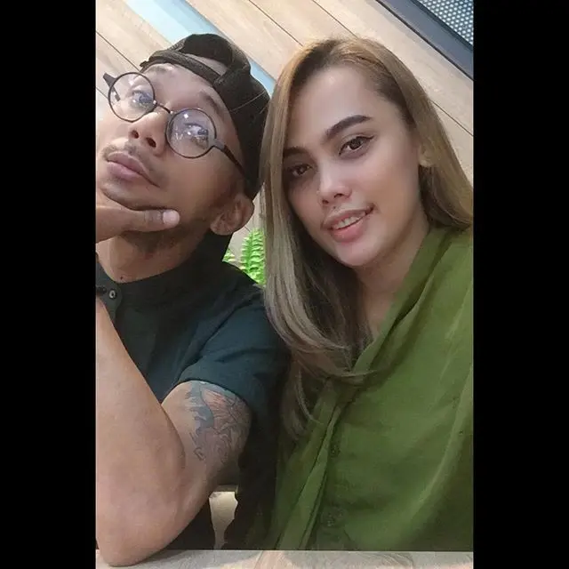 7 Potret Terbaru Norman Kamaru, Eks Polisi yang Jago Nyanyi Lagu India