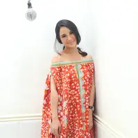 Pemain sinetron 'Kisah Sedih di Hari Minggu' ini sekarang menekuni dunia fashion yang kebanyakan desainnya bernuansa batik. (Andy Masela/Bintang.com)