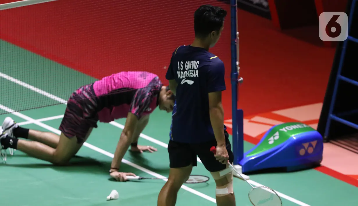 Ginting memulai gim ketiga dengan apik dan mampu membuka jarak 8-1. Dan merebut empat poin beruntun, untuk mengunci kemenangan 21-15. (Liputan6.com/Helmi Fithriansyah)