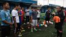Tak hanya pelatihan secara teori, Guus Griet juga memberikan coaching clinic kepada para peserta Forum Liga Bola ndonesia. (Bola.com/Vitalis Yogi Trisna)
