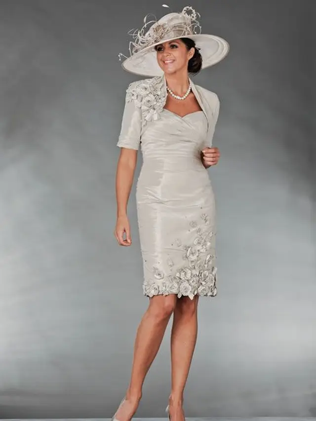 Mother of the bride suits/Pinterest