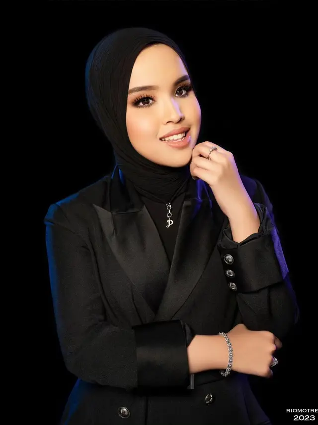 6 Gaya Berhijab Putri Ariani yang Kekinian, Patut Dicoba Untuk Busana ke Kantor Selama Ramadan