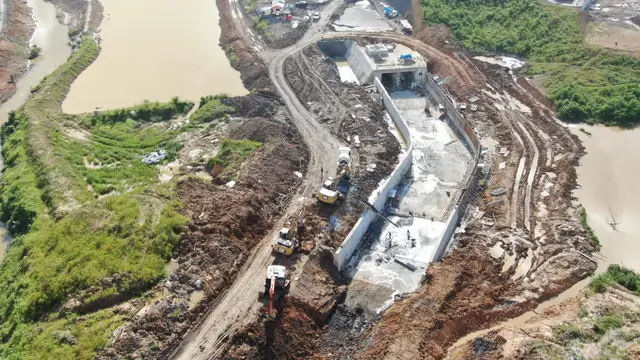 Bendungan Sepaku Semoi di Desa Tengin Baru, Kecamatan Sepaku, Kabupaten Penajam Paser Utara, Kalimantan Timur (Kaltim).
