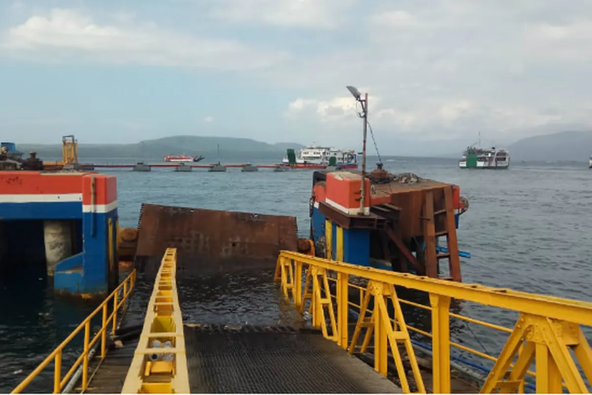 Cuaca Buruk di Selat Bali, Dermaga Ponton Pelabuhan Ketapang Banyuwangi Rusak