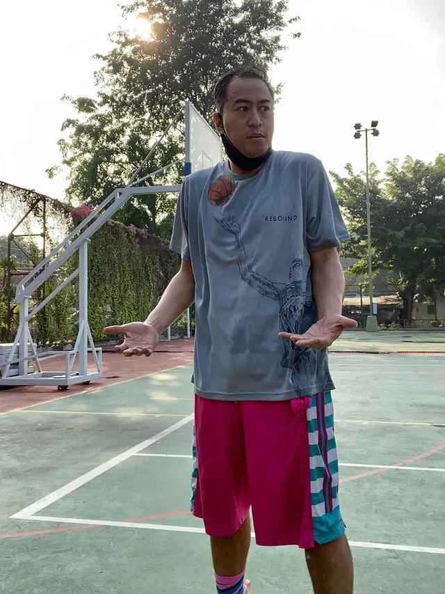7 Potret Terbaru Pandji Pragiwaksono, Turun 15 Kg Jalani Diet Plant Based