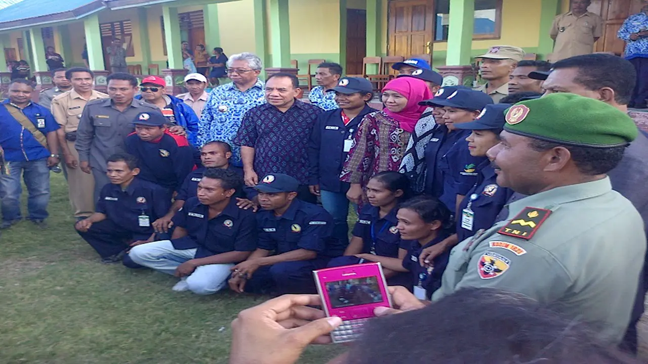 Mensos Khofifah dan Gubernur NTT Frans Lebu