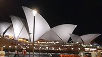 Suasana Sydney Opera House di waktu malam. (Edu Krisnadefa/Liputan6.com)