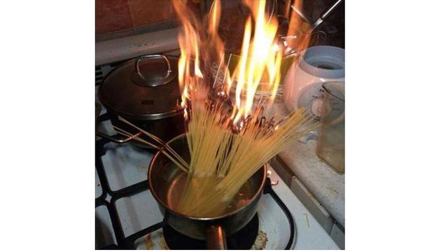 Suami Coba Memasak (Sumber: Ground Zero)