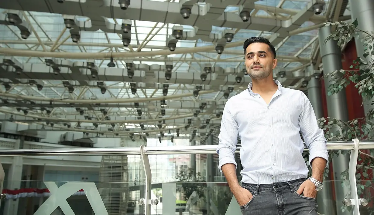 “Akhirnya kami bisa bertemu setelah sekian tahun,” ungkap Vishal Karwal yang merasa bersalah pada Sanaya Irani lantaran di serial Rangrasiya, Sanaya terbunuh tewas oleh Vishal. (Bambang E.Ros/Bintang.com)