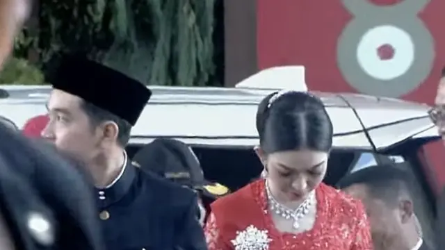 Tampilan Selvi Ananda Saat Pelantikan Gibran Rakabuming. [Youtube MPR]