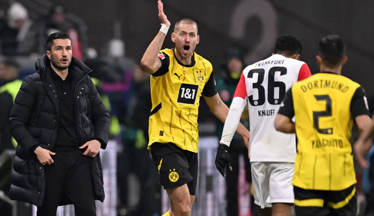 Tim tuan rumah mencetak dua gol lewat aksi dari Hugo Ekitike dan Oscar Hojlund. Ini menjadi kemenangan ketiga secara beruntun bagi Eintracht Frankfurt. (AFP/Kirill Kudryavtsev)
