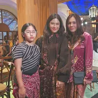 Tampilan Stylish Ishana Putri Dian Sastrowardoyo yang Beranjak Remaja. [@wulanguritno]