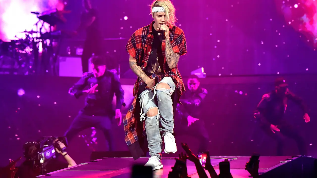  Numpang Kencing, Justin Bieber Bikin Heboh