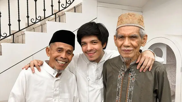 6 Potret Atta dan Thariq Buka Bareng Keluarga Besar, 4 Tahun Tak Bersama Gen Halilintar