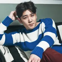 Korea Selatan merupakan salah satu negara yang melegalkan mengonsumsi minuman beralkohol. Minuman beralkohol merupakan salah satu hidangan wajib saat berkumpul bersama keluarga ataupun teman-teman. (Foto: soompi.com)