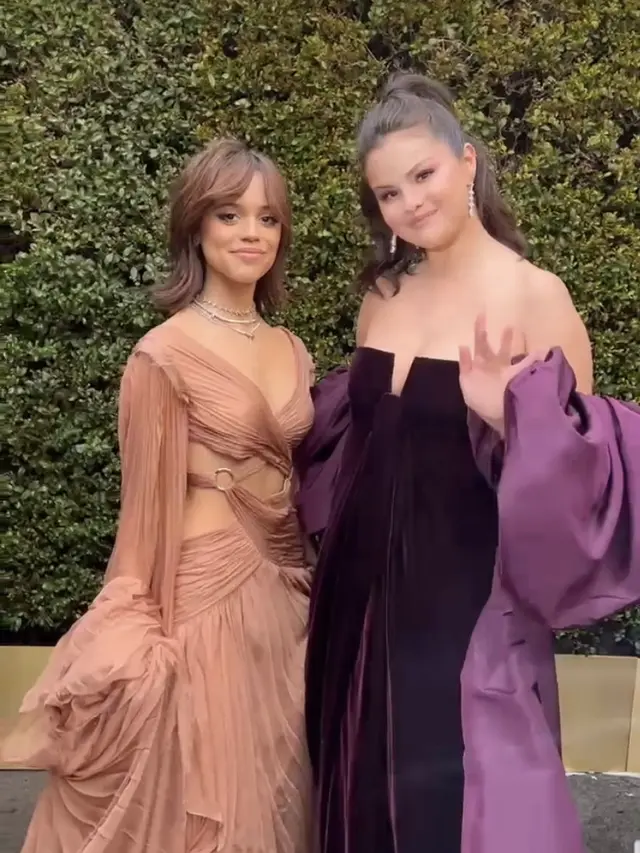 Jenna Ortega Pemeran Serial Wednesday  di Golden Globe, credit: (@goldenglobes)