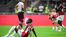 Ekspresi pemain belakang AC Milan, Fikayo Tomori di akhir pertandingan Serie A Italia melawan Torino di Stadion San Siro, Milan, pada Sabtu 17 Agustus 2024 atau Minggu (18/8/2024) dini hari WIB. (Piero CRUCIATTI/AFP)