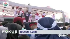 Warga Jakarta antusias mengikuti acara Festival Damai yang digelar di Monas, Jakarta.