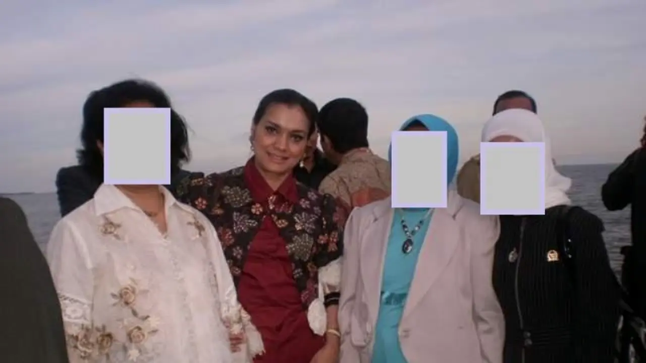 Permaisuri Kesultanan Ternate Nita Budi Susanti.