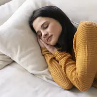Dengan menerapkan kebiasaan tidur yang baik, pikiran dan tubuh akan terbiasa dengan rutinitas atau jadwal tidur yang ditentukan. (Foto/dok: Freepik)