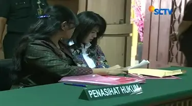 Perceraian keduanya sempat disayangkan oleh sejumlah pihak mengingat Ahok dan Vero merupakan pasangan harmonis.