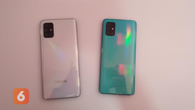 Smartphone terbaru Samsung yang baru diluncurkan bersama Blankpink, yakni Galaxy A71 (kiri) dan Galaxy A51, keduanya mengusung quad camera namun dengan ukuran yang berbeda. (Liputan6.com/ Agustin Setyo W).