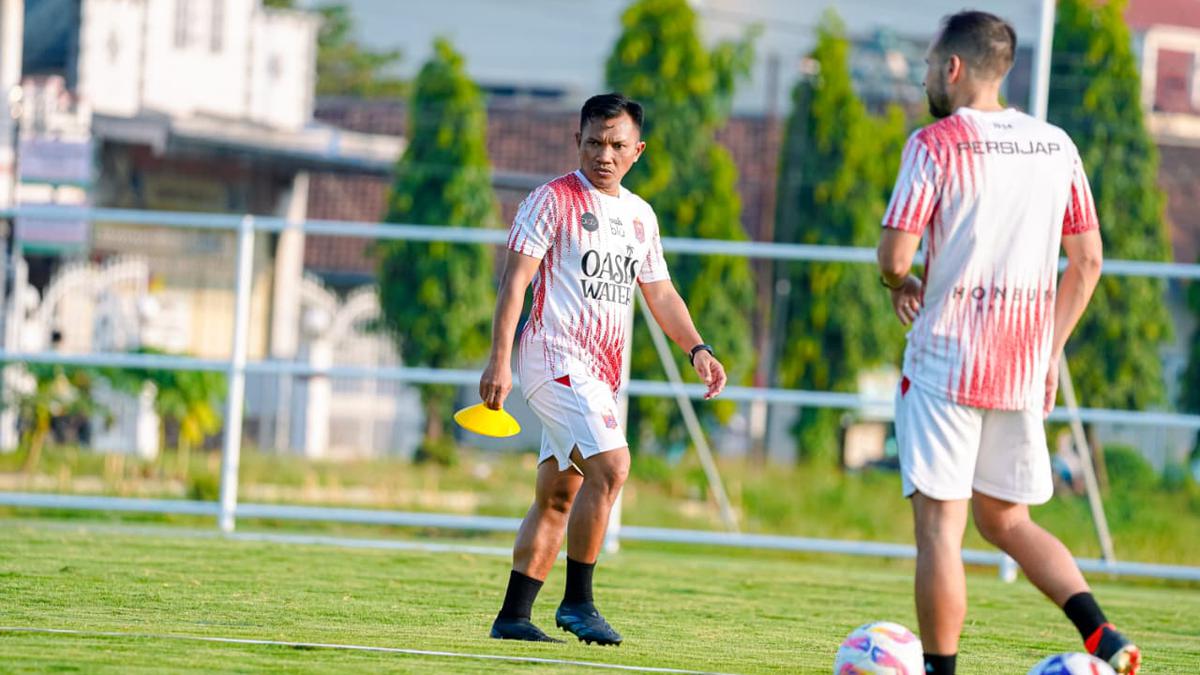Pelatih Persijap Tegaskan Kemenangan Jadi Harga Mati saat Hadapi Persis: Berebut Kesempatan Tinggalkan Zona Merah