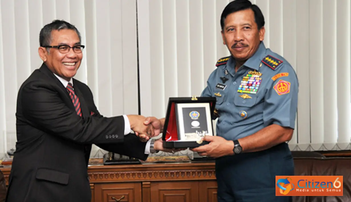 Citizen6, Jakarta: Kunjungan tersebut dalam rangka silaturahmi untuk memperkenalkan BPH Migas serta Komite BPH Migas masa jabatan periode 2011-2015. (Pengirim: Badarudin Bakri)