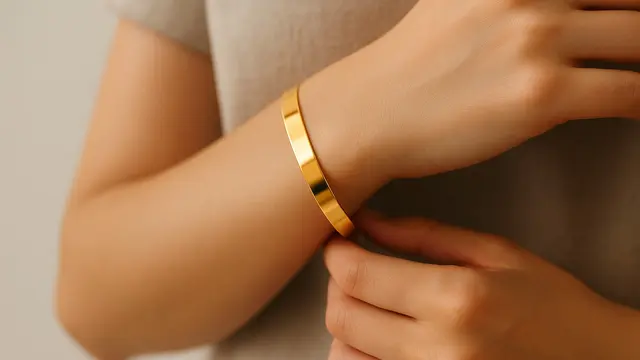 Gelang Berapa Gram yang Cocok untuk Wanita Usia 40an? Ini Panduan Lengkapnya
