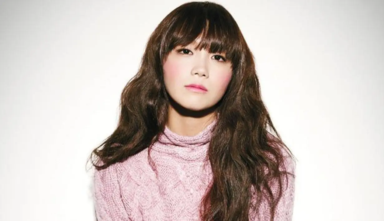 "Saat pertama kali mendengar berita tragis itu, aku berharap itu bohong. Ketika membaca berita itu, aku menangis," tuturnya. (foto: allkpop.com)