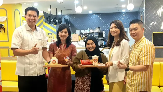 Faarnadine atau Nadine sudah 6 tahun terakhir menjalani profesi sebagai food vlogger
