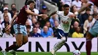 Gelandang Tottenham Hotspur, Savio, menggiring bola saat menghadapi Aston Villa pada laga Premier League 2026/2027 di Tottenham Hotspur Stadium, London, Sabtu (19/9/2026). (Ben Stansall/AFP)