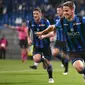 Gelandang Atalanta, Mario Pasalic, merayakan gol yang dicetaknya ke gawang Sassuolo pada laga Serie A di Stadion Mapei, Reggio Emilia, Minggu (26/5). Atalanta menang 3-1 atas Sassuolo. (AP/Paolo Magni)