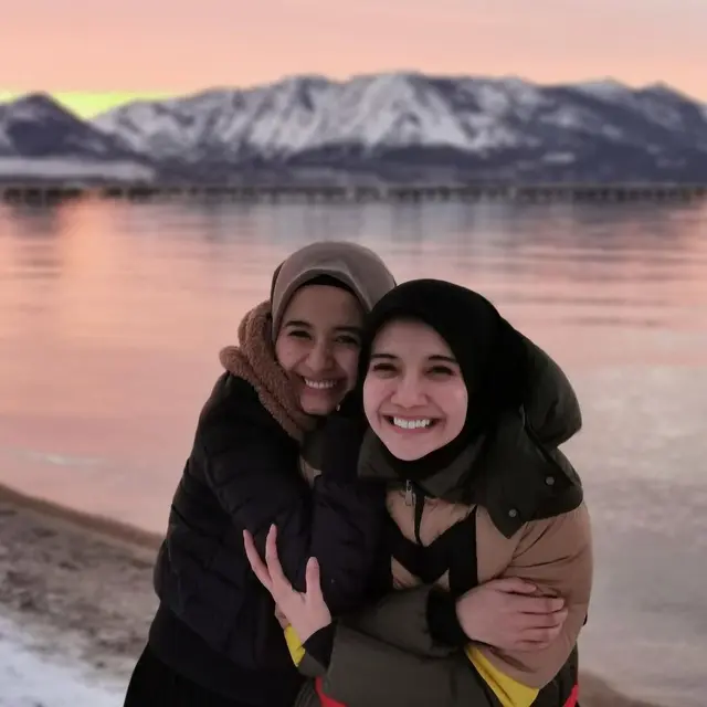 Sama-Sama Putuskan Hijrah, 6 Potret Persahabatan Artis Berhijab Ini Tuai Pujian