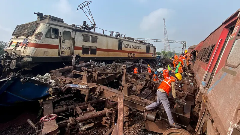 Ratusan Orang Tewas Akibat Tabrakan Maut Kereta di India