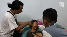 Seorang siswa SMP diduga menjadi korban penganiaayaan anggota TNI. Kejadian memalukan ini dipicu oleh hal sepele yang memancing emosi pelaku