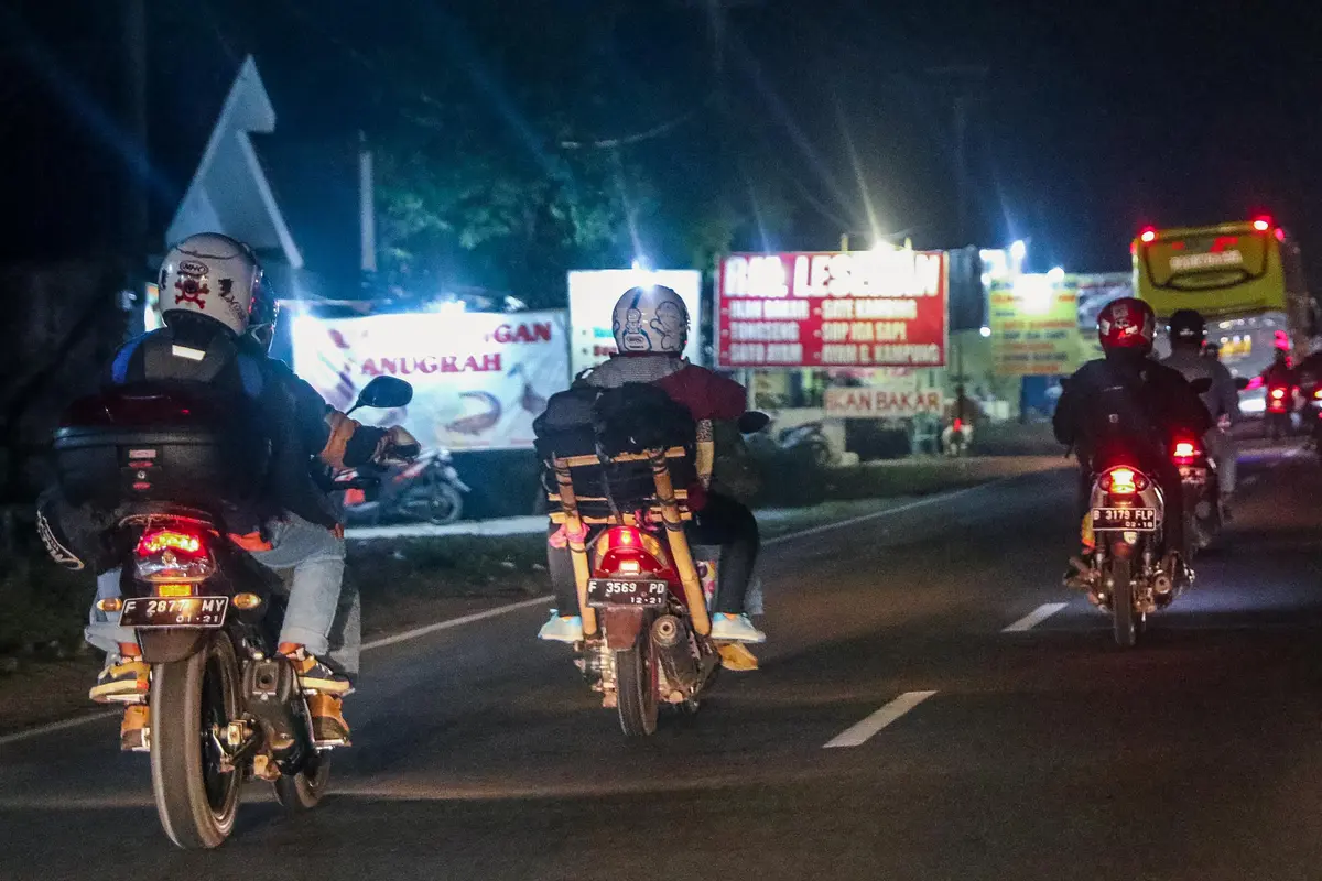 Pemudik Sepeda Motor Padati Pantura