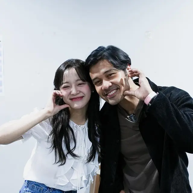 Potret Colongan Chicco Jerikho Bersama Kim Sejeong Sebelum Fan Meeting di Jakarta