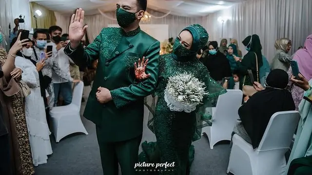 7 Momen Reza Zakarya dan Valda yang Jalani Henna Night