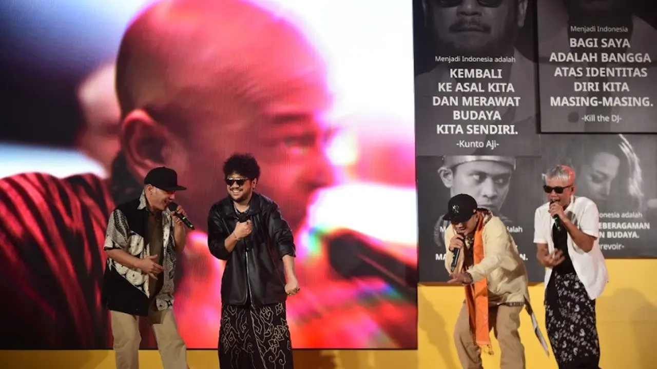 Iwa K, Kunto Aji, Tuan Tigabelas dan Kill the DJ berkolaborasi dalam kampanye #MenjadiIndonesia. (Foto: IM3)