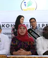 Demi sosialisasi membantu penerangan pada daerah terpencil yang ada di Indonesia, Kementrian Sosial menggandeng penyanyi dan aktor asal Amerika Serikat, Akon. (Adrian Putra/Bintang.com)