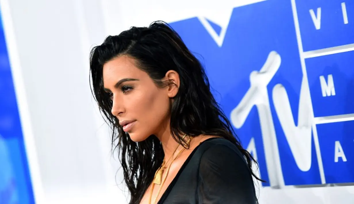 "Aku benar-benar ingin merahasiakannya. Aku tak ingin orang-orang mengetahui siapa penggantiku. Aku tak ingin ada orang yang menyakitinya," lanjut Kim. (LARRY BUSACCA / GETTY IMAGES NORTH AMERICA / AFP)