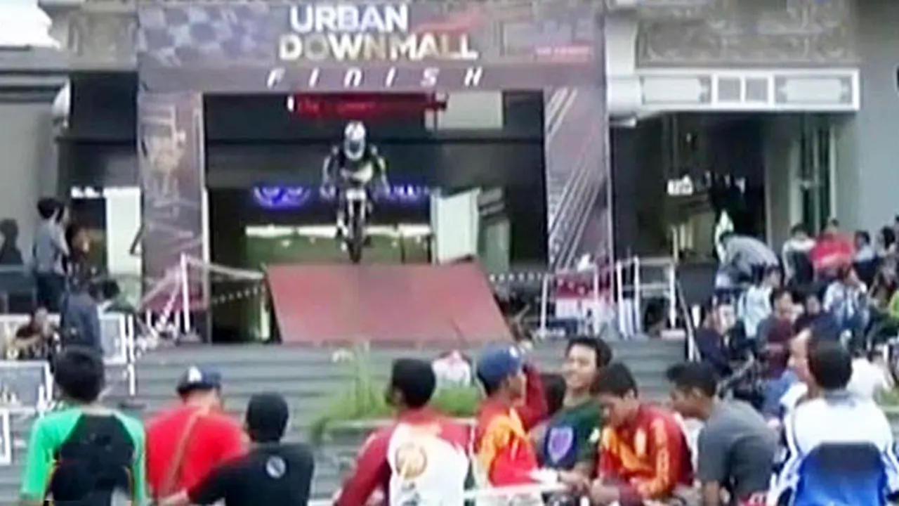 (lip6siang) Adu-Ketangkasan-di-Mall